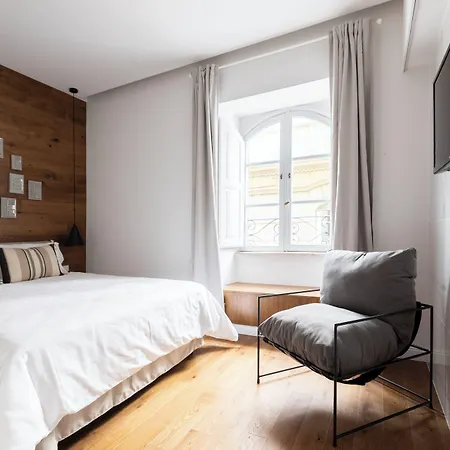 Louly Trevi Fountain 4*