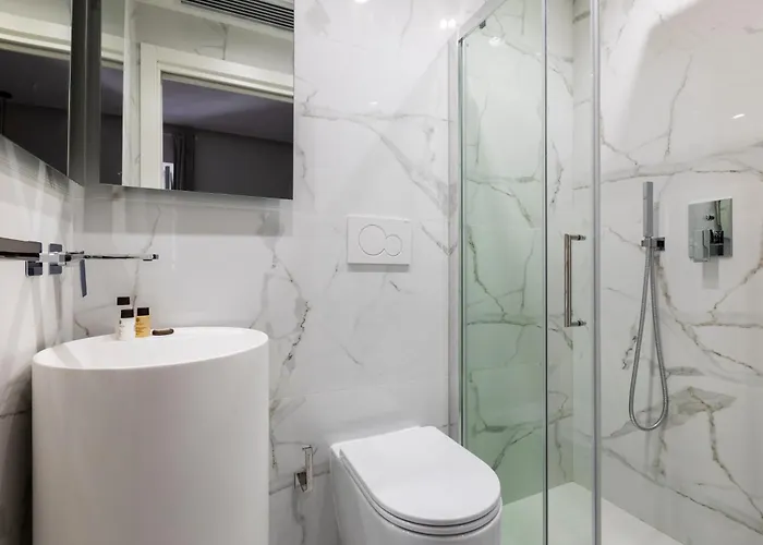 Louly Trevi Fountain